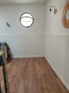 pièce avec parquet posé