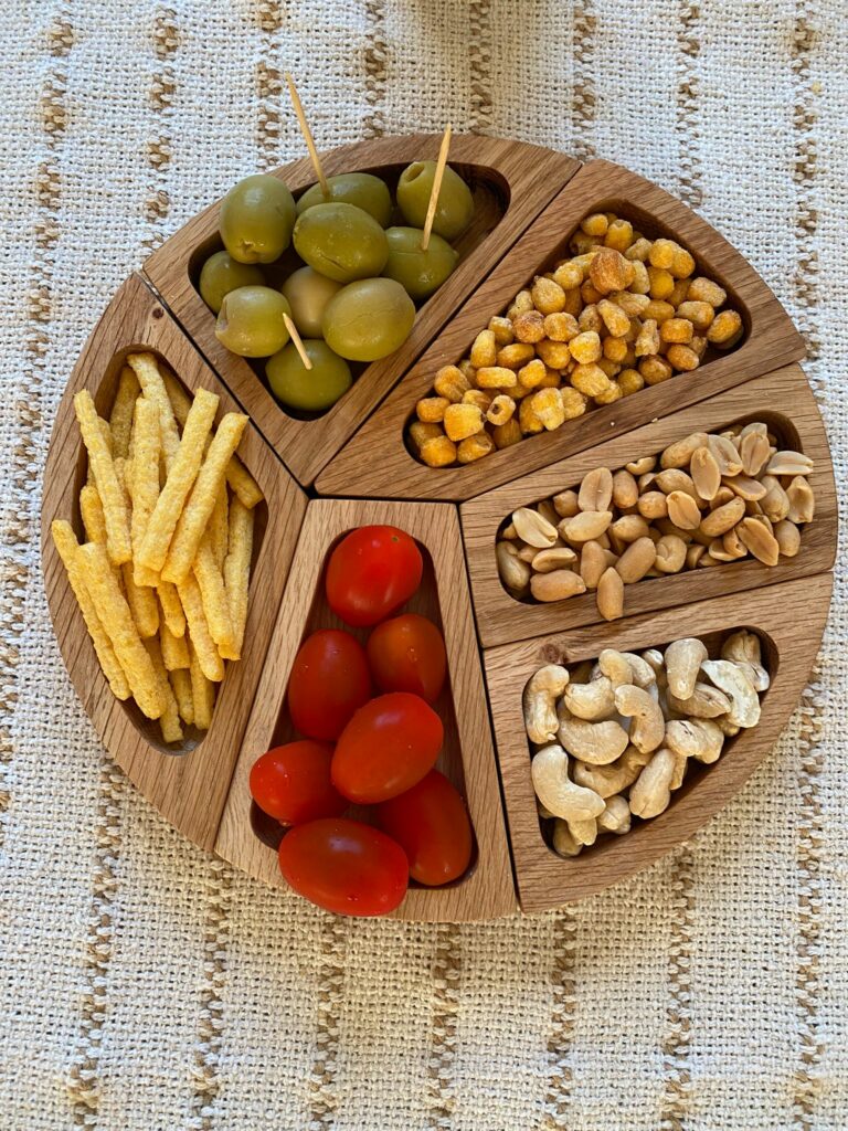 plateau apéritif design fabriqué en bois