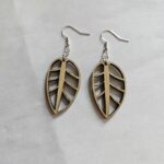 boucles d'oreilles en forme de feuille